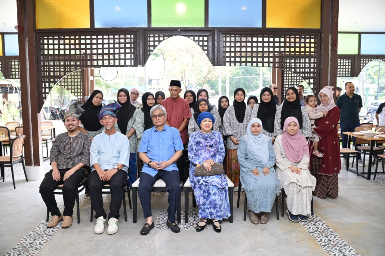 Tourism Malaysia media famtrip group at the restaurant