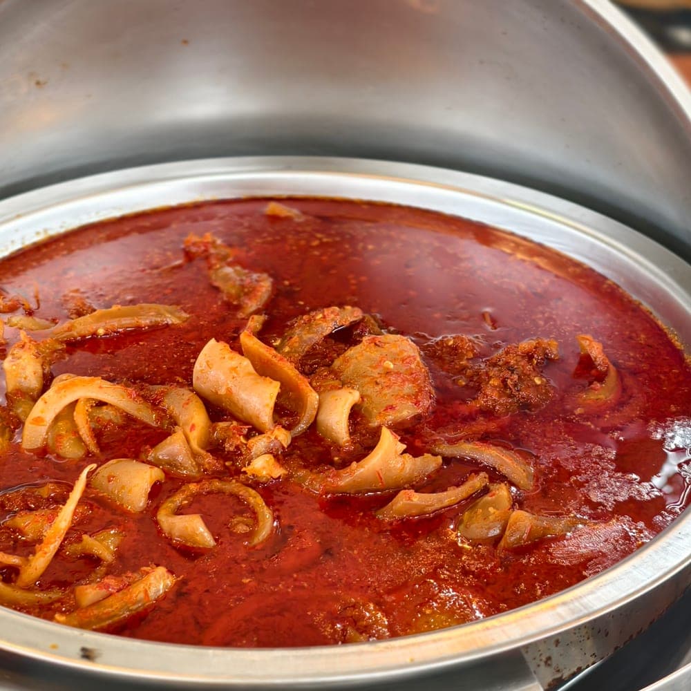 Sotong dalam kuah sambal merah pekat